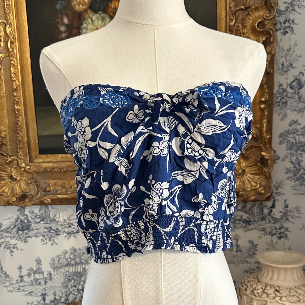Hollister Blue and White Floral Strapless Crop Top new with tags SIZE L